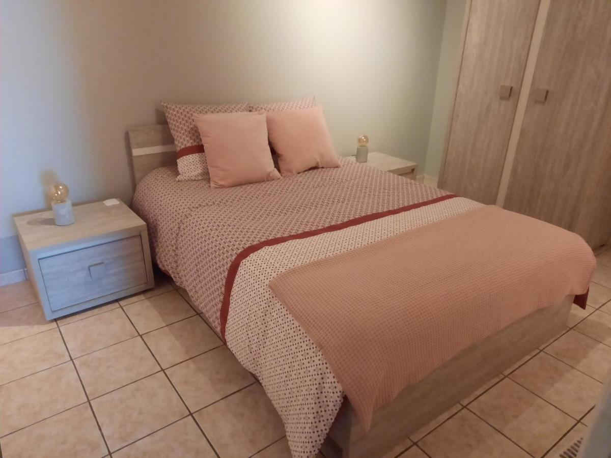 Superbe Appartement De 65M2 A 6061 Montignies-Sur-Sambre シャルルロワ エクステリア 写真